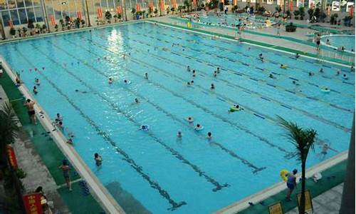 一个游泳池长60米_一个游泳池长60米宽10米高2米